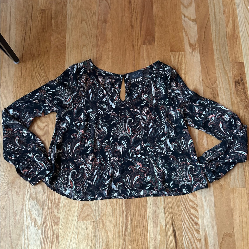 Astr Brand cropped long sleeve top